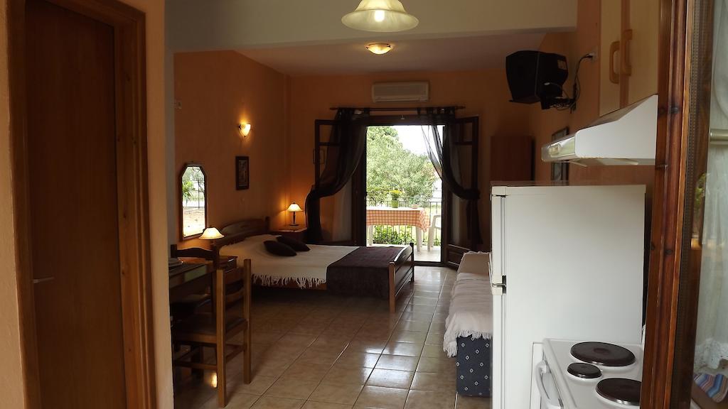 Pefka Studios & Apartments Vourvourou Quarto foto