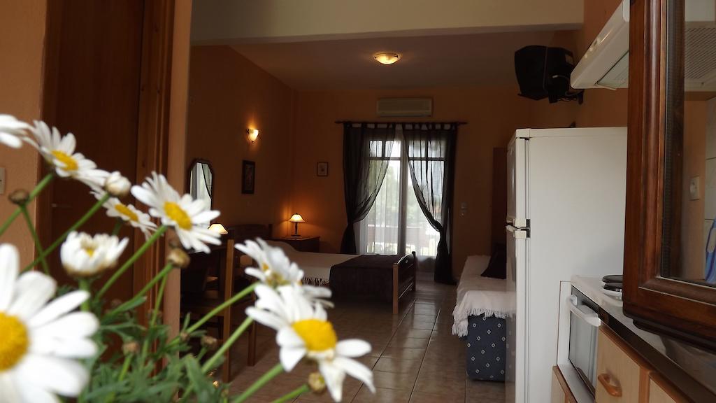 Pefka Studios & Apartments Vourvourou Quarto foto